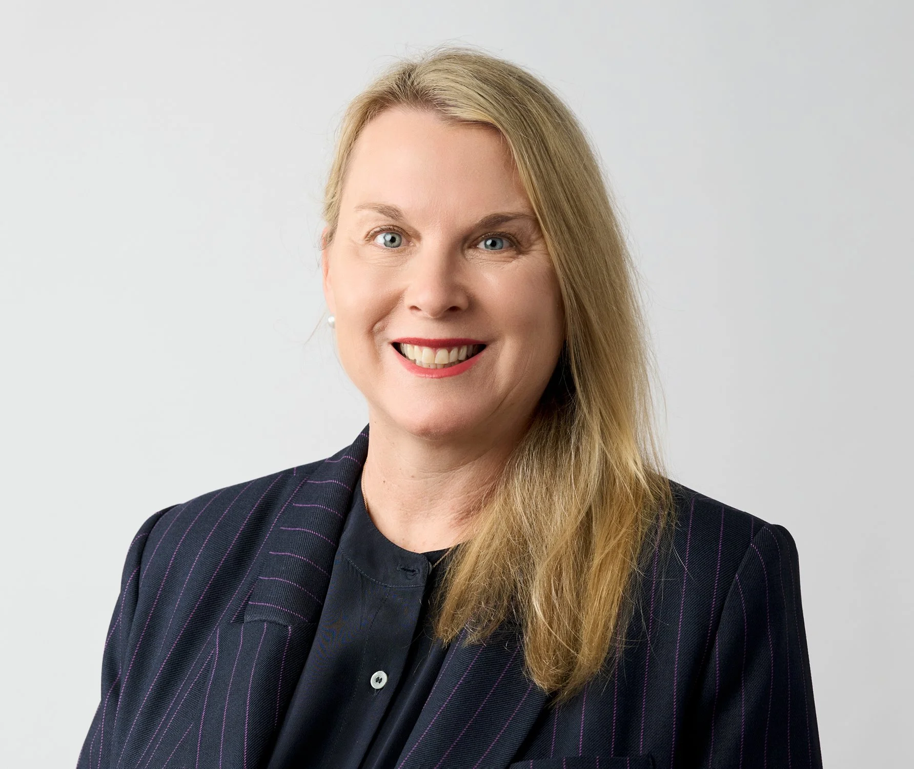VICKI ROBINSON PERRON GROUP LIMITED – NON-EXECUTIVE DIRECTOR