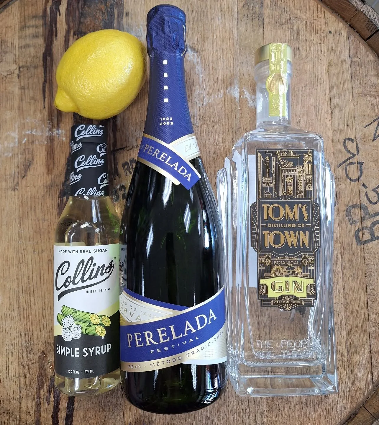 Another #cocktail recipe for you. This time, it's the classic French 75. Dating all the way to World War I, it has a kick that feels like being shelled with a 75mm field gun. Take 1 oz. #gin (we love @toms_town), 1/2 oz. fresh-squeezed lemon juice, &