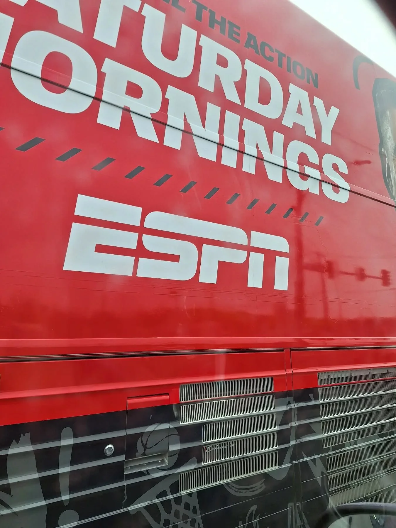 Busy day in the LFK. Drive safe, Rock Chalk, &amp; stay warm out there. #rockchalk #ontherocksliquor #lawrenceks #collegegameday #Jayhawks