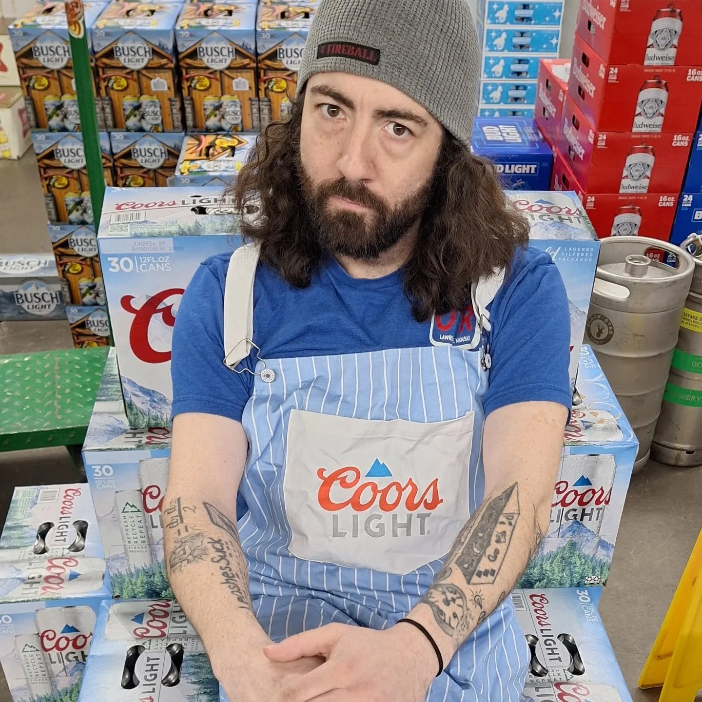 We'd like to take this opportunity to remind you @coorslight 30-racks are on sale for $25.88. #coorslight #beer #ontherocksliquor #lawrenceks #sale