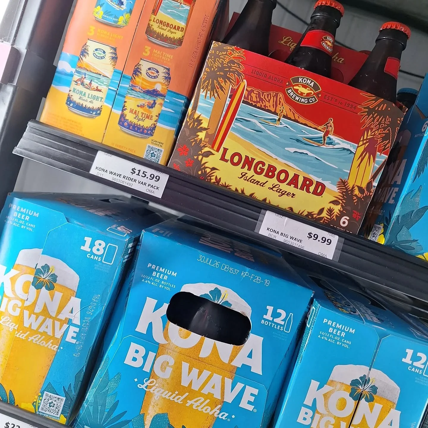 We have a @konabrewinghawaii sampling this Friday 4/17 from 5-7pm! Taste some delicious island #beers to start off your weekend. #ontherocksliquor #lawrenceks #freesamples