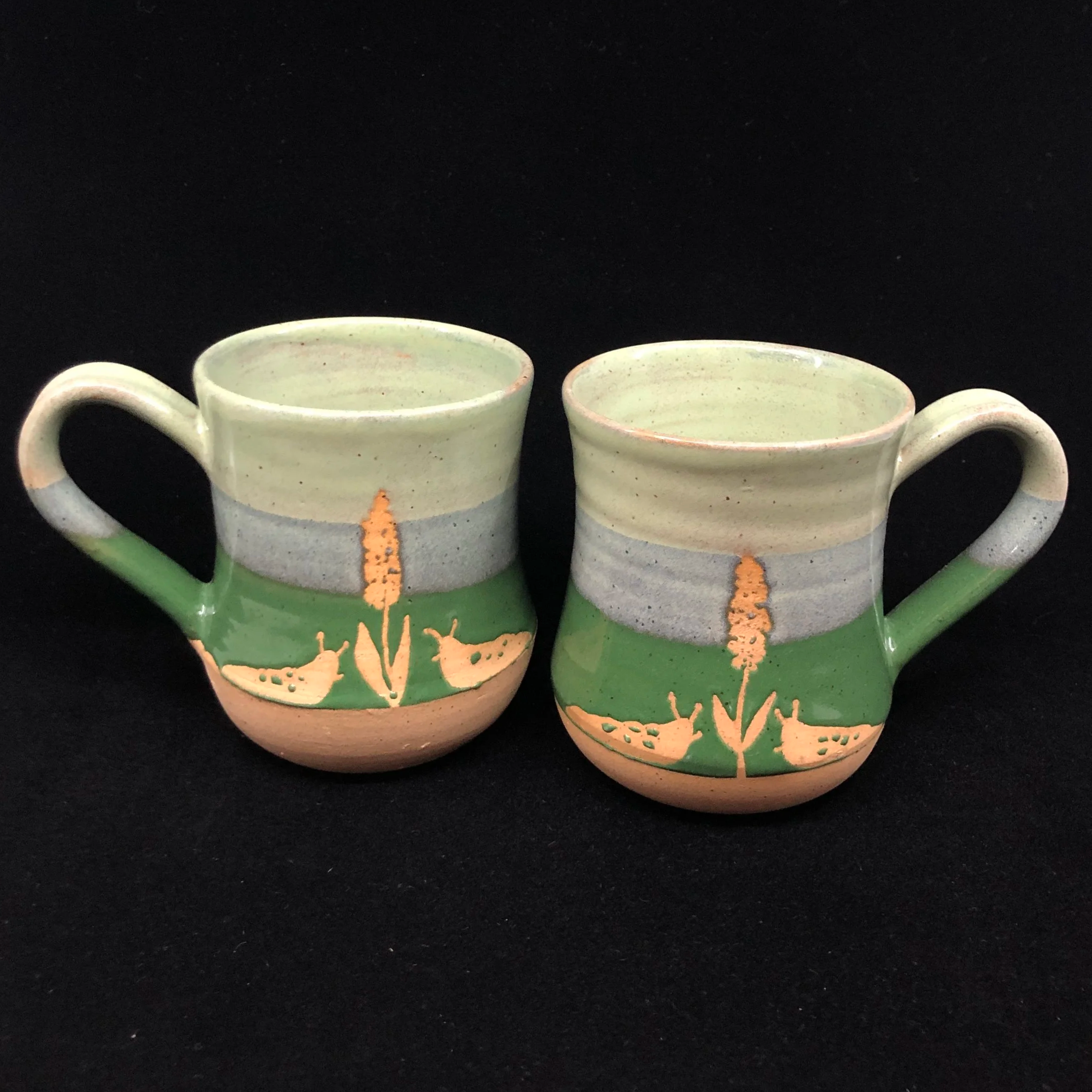 Medium Grassy “Slugs In Love” Mug
