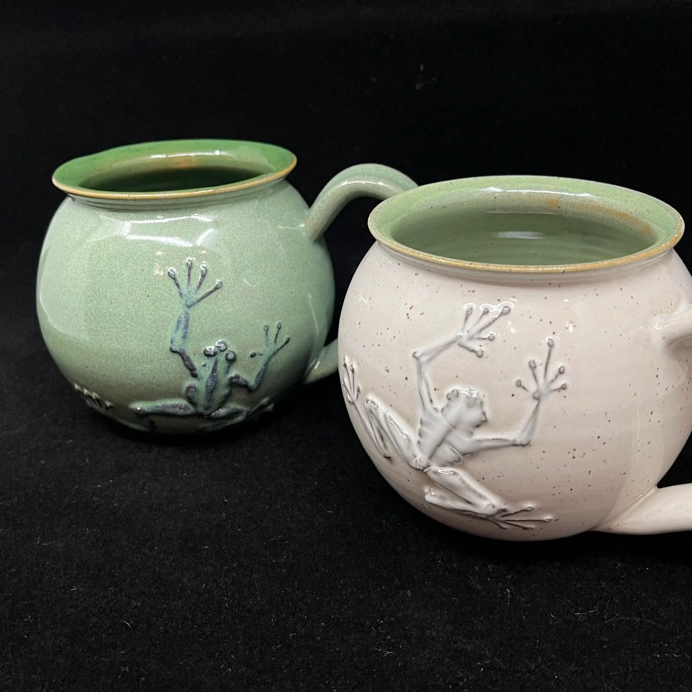 Large Slip Frog Belly Mug