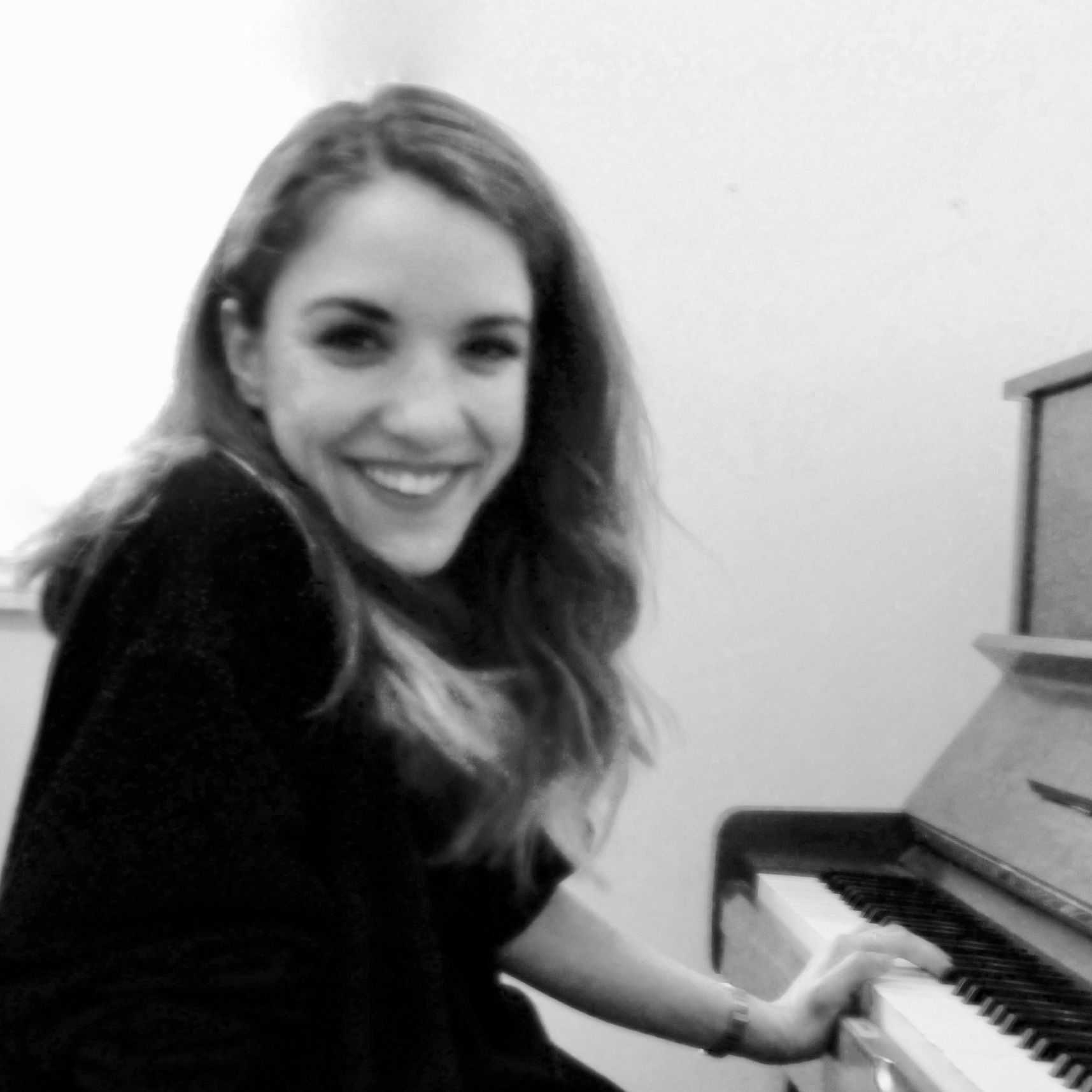 Paria Forouzesh (Piano, Music&amp;Health)