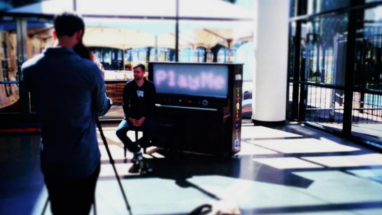 piano-push-play-play-me3333.jpg