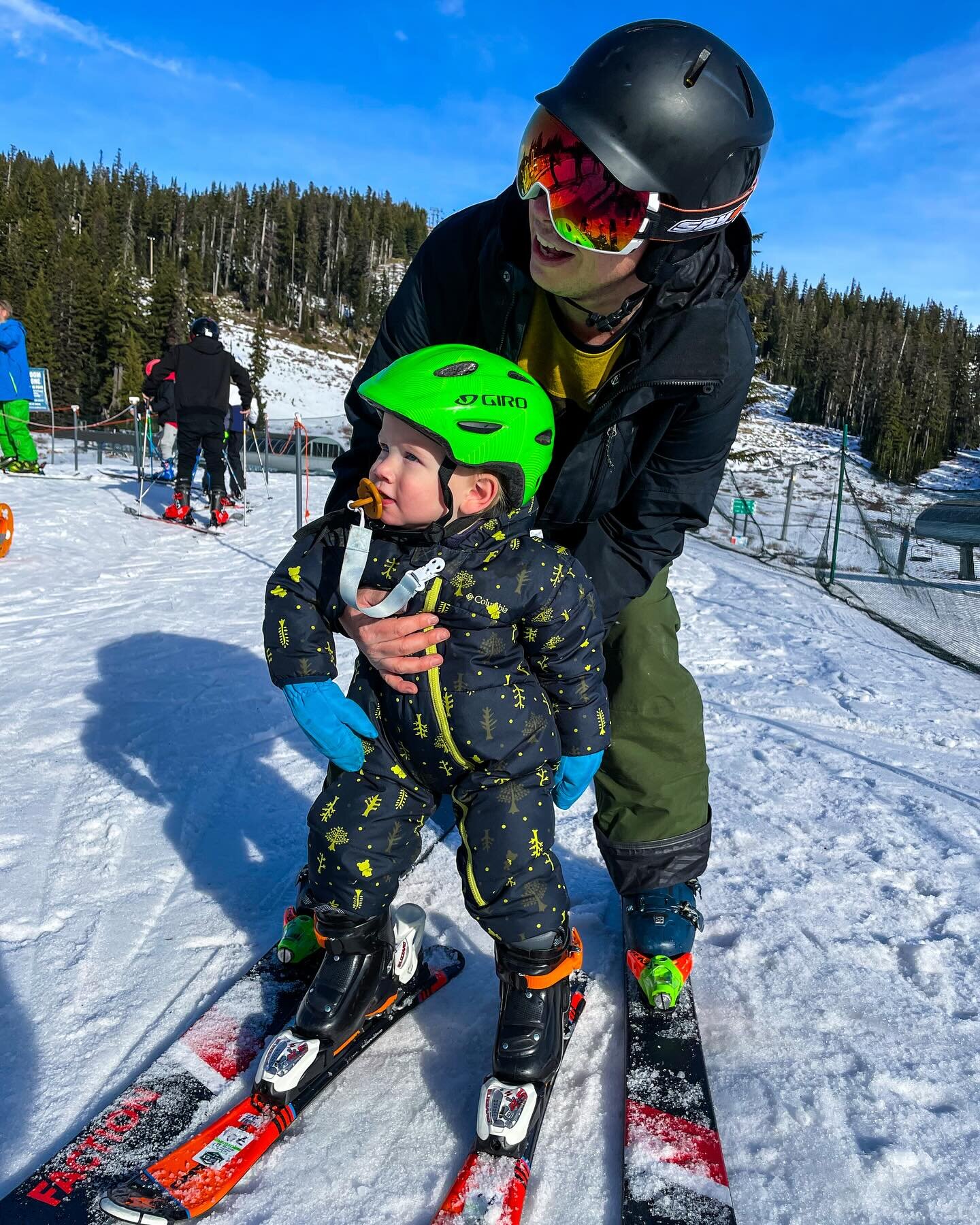 Scout&rsquo;s first day on skis! 19 months. Beat both his brother (2 years old) and sister (4 years old).
👶🏼❄️🎿
Looking forward to the season as a ski family of 5!