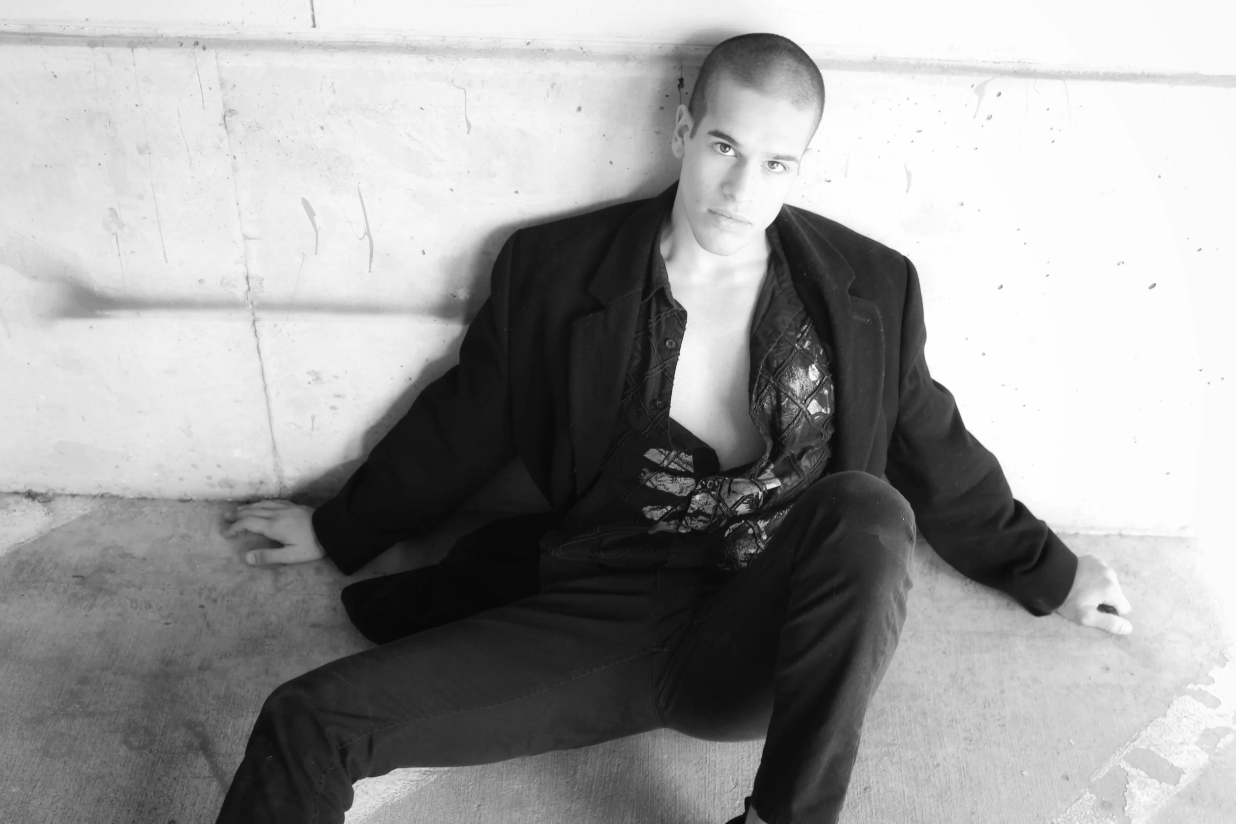 Model | Julian Shaffer Agency | Taylor Kelsaw Mgmt Photo Artist | Ezra Jones