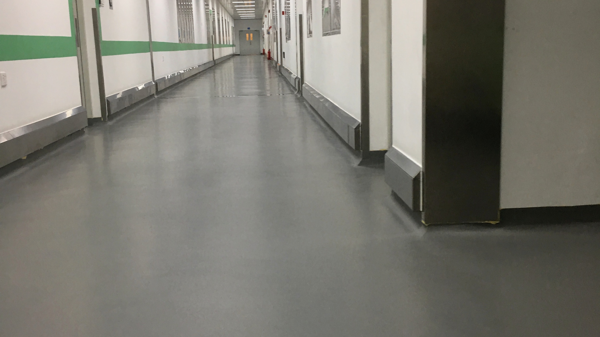 Lab+4+Dark+Grey+copy.jpg