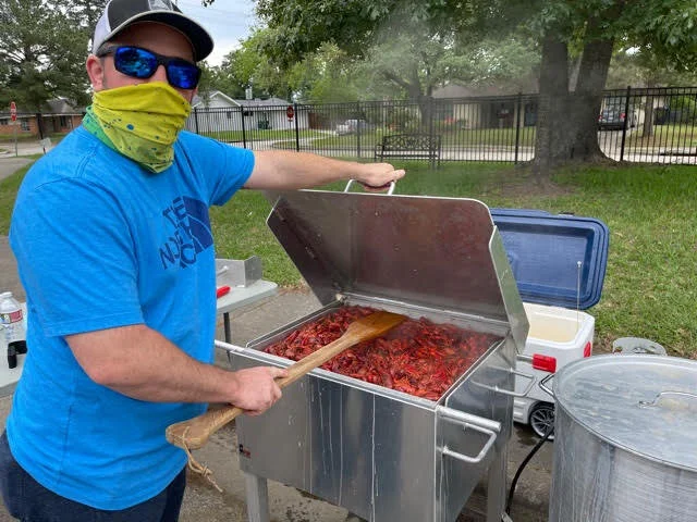 Sinclair Dads Boil Up Fun and Fundraising