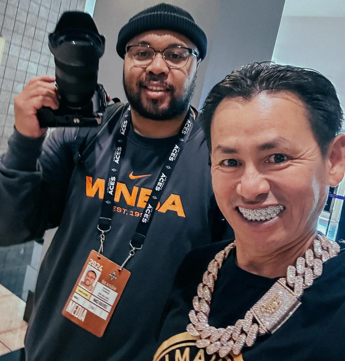 Kicking it with the ice king, @johnnydangandco &mdash; the celebrity jeweler who keeps it frosty all year long. Summer&rsquo;s hot, but we stay cooler. Let&rsquo;s make moves, fam! Gang gang 💪🏽💎✨
.
.
.
.
.
#diamondboyz #johnnydang #customjewelry #