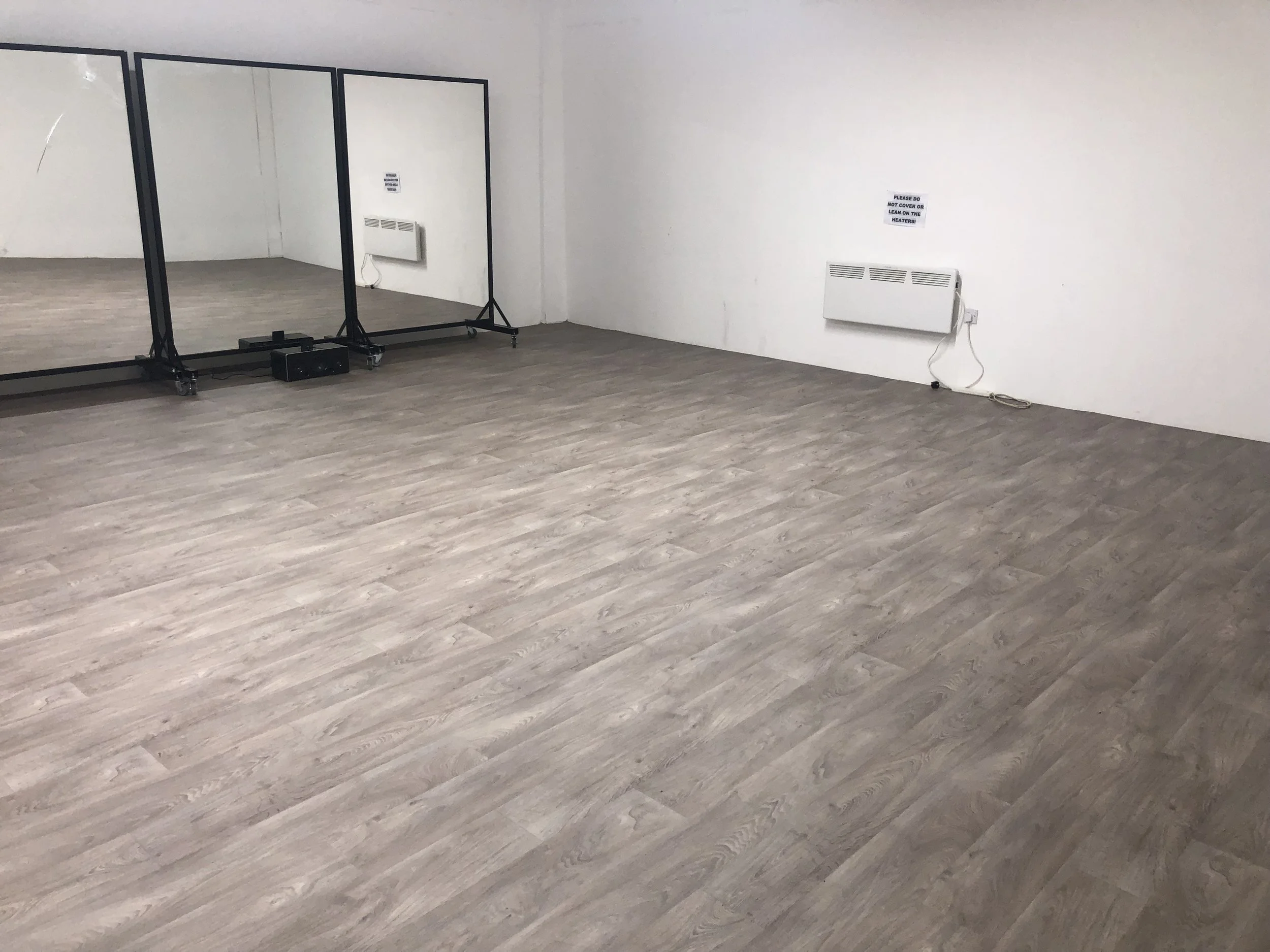STUDIO 4 -.jpeg