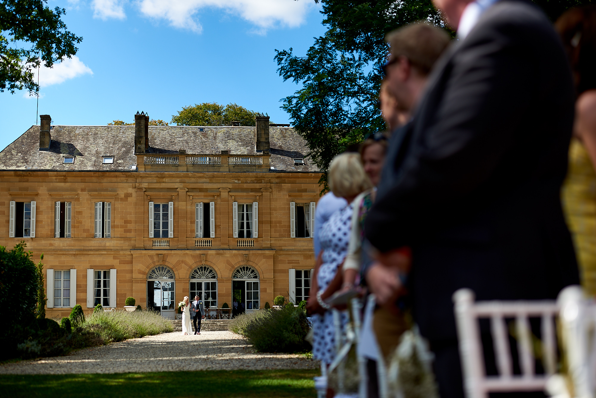 Wedding at Chateau la Durantie Dordogne, France. Wedding photographer in Clermont-Ferrand Bordeaux
