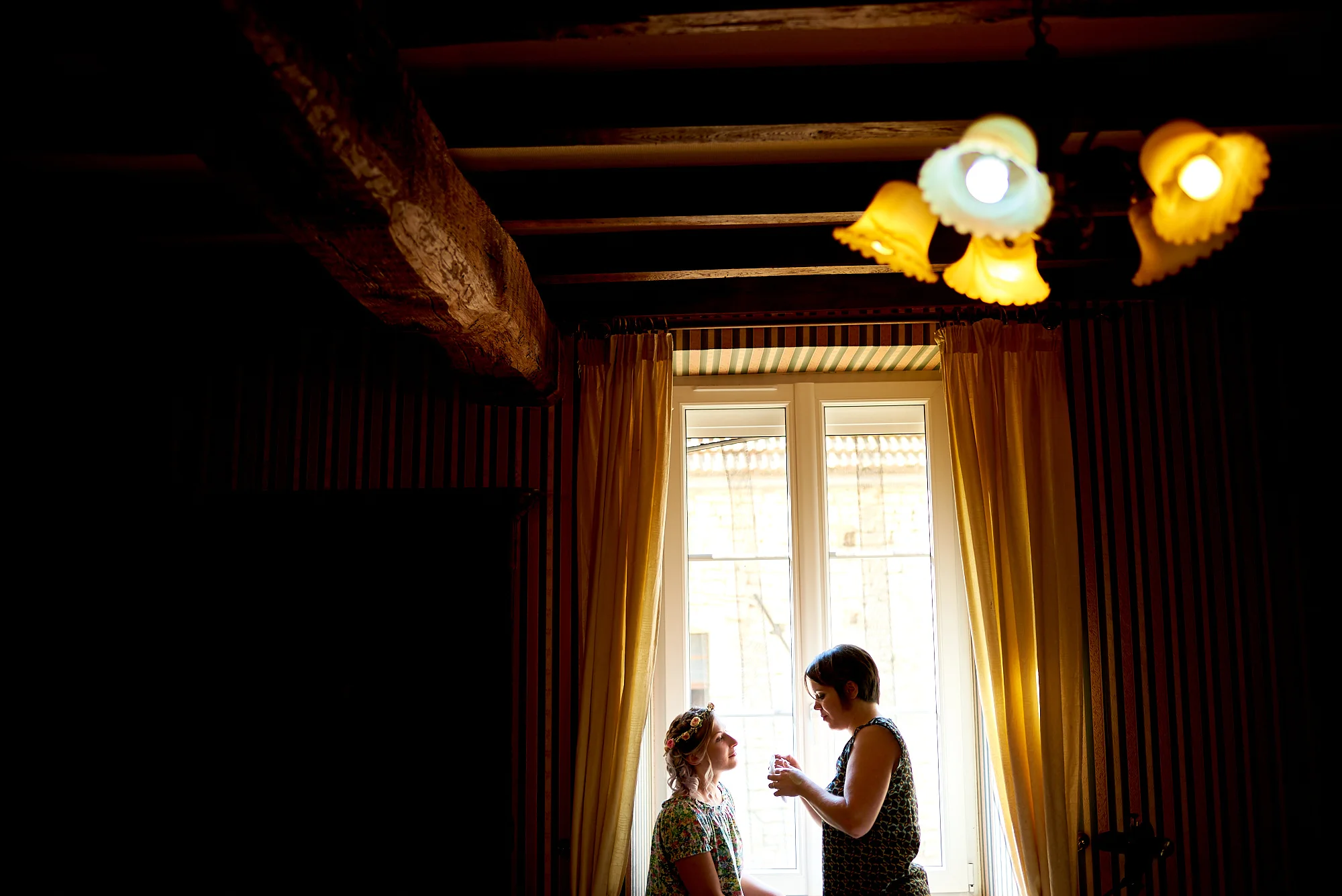 Photographe de mariage à Auxerre en Bourgogne-Franche-Comté | Préparatifs de la mariée