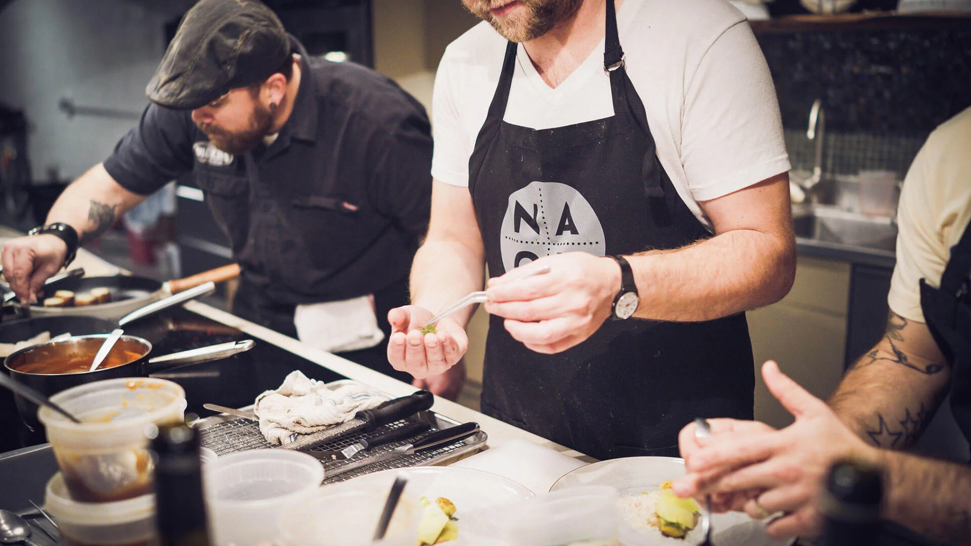 RESTAURANT & CAFE<br>IN THE BORDERS