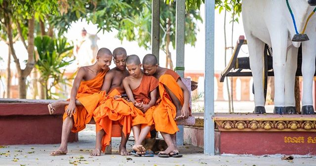 Friendship in the countryside @aktravel_usa ⁣
⁣
#monastry #monks #cambodia #countryside #wheresweiler