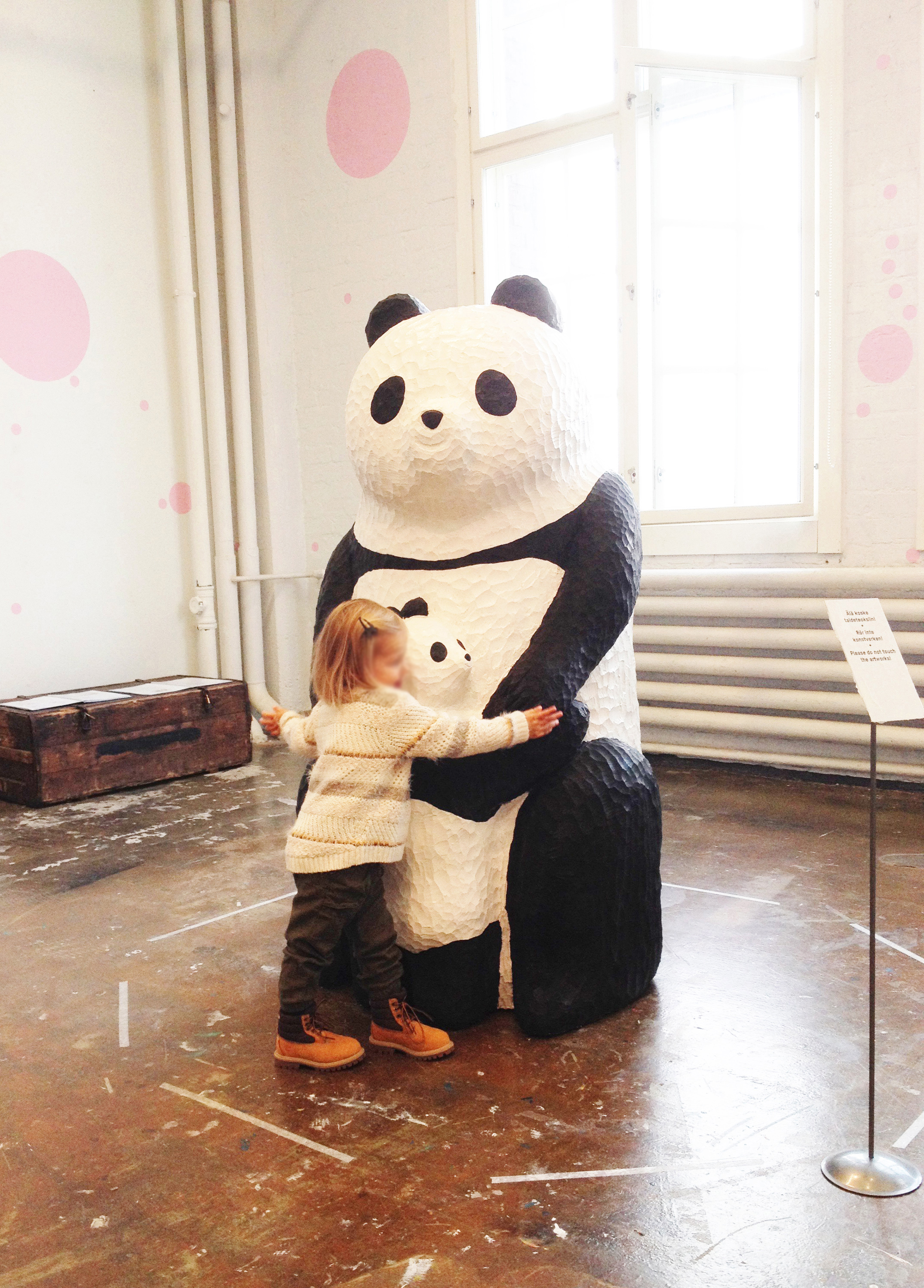 panda ja tyttö_edited-1(blunt) .jpg