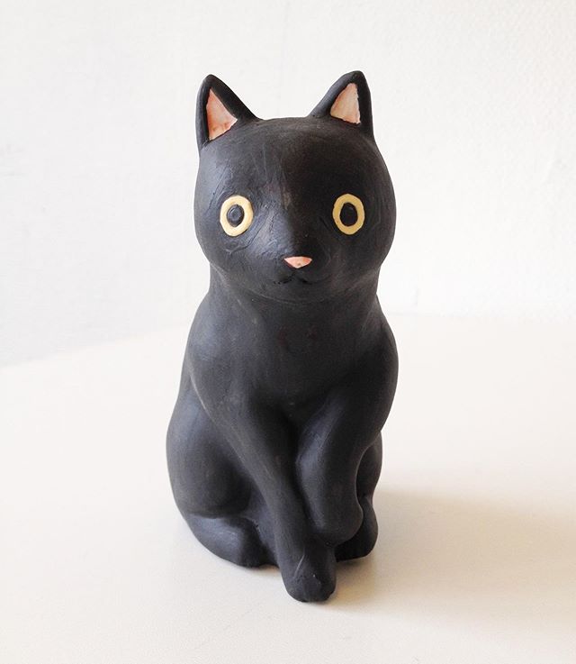 Black cat / Ceramic / 13 x 13 x 7 cm / Welcome to Art Fair Suomi 19! It opens 23.5-26.5.2019 in Cable factory in Helsinki.
#yasushikoyama #s&ouml;p&ouml;