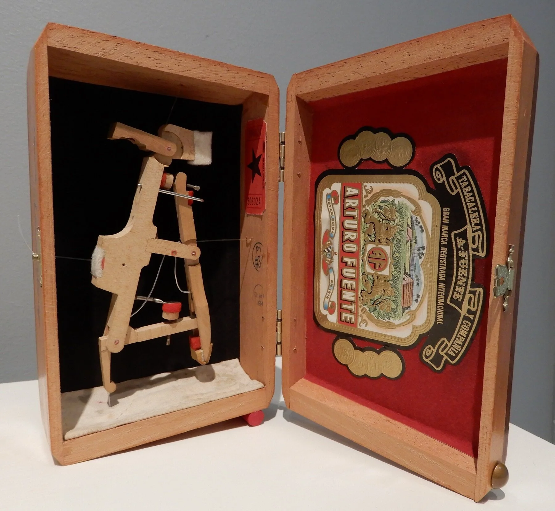Kathleen Loomis : Music Box