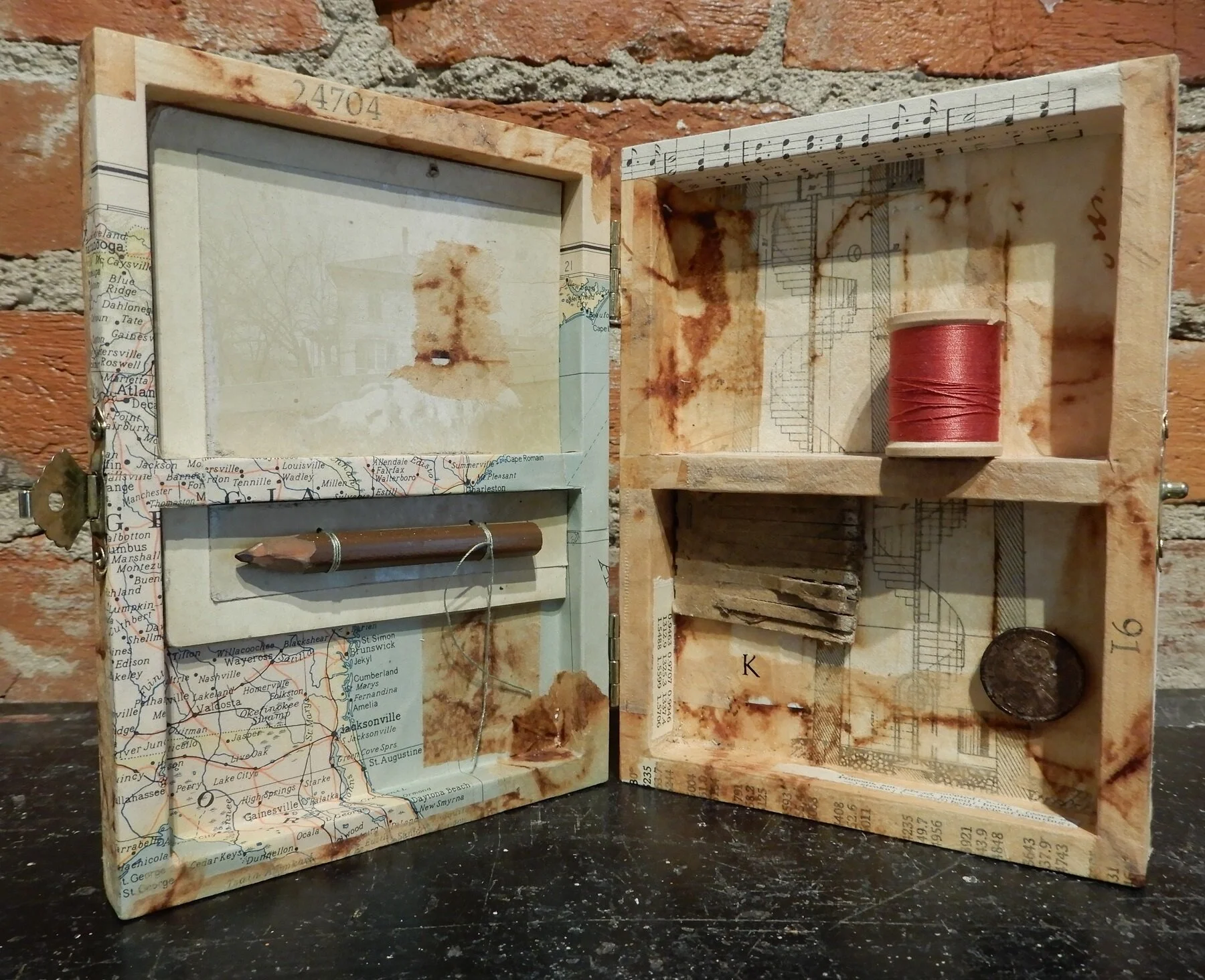 Kathleen Loomis : Pencil Box