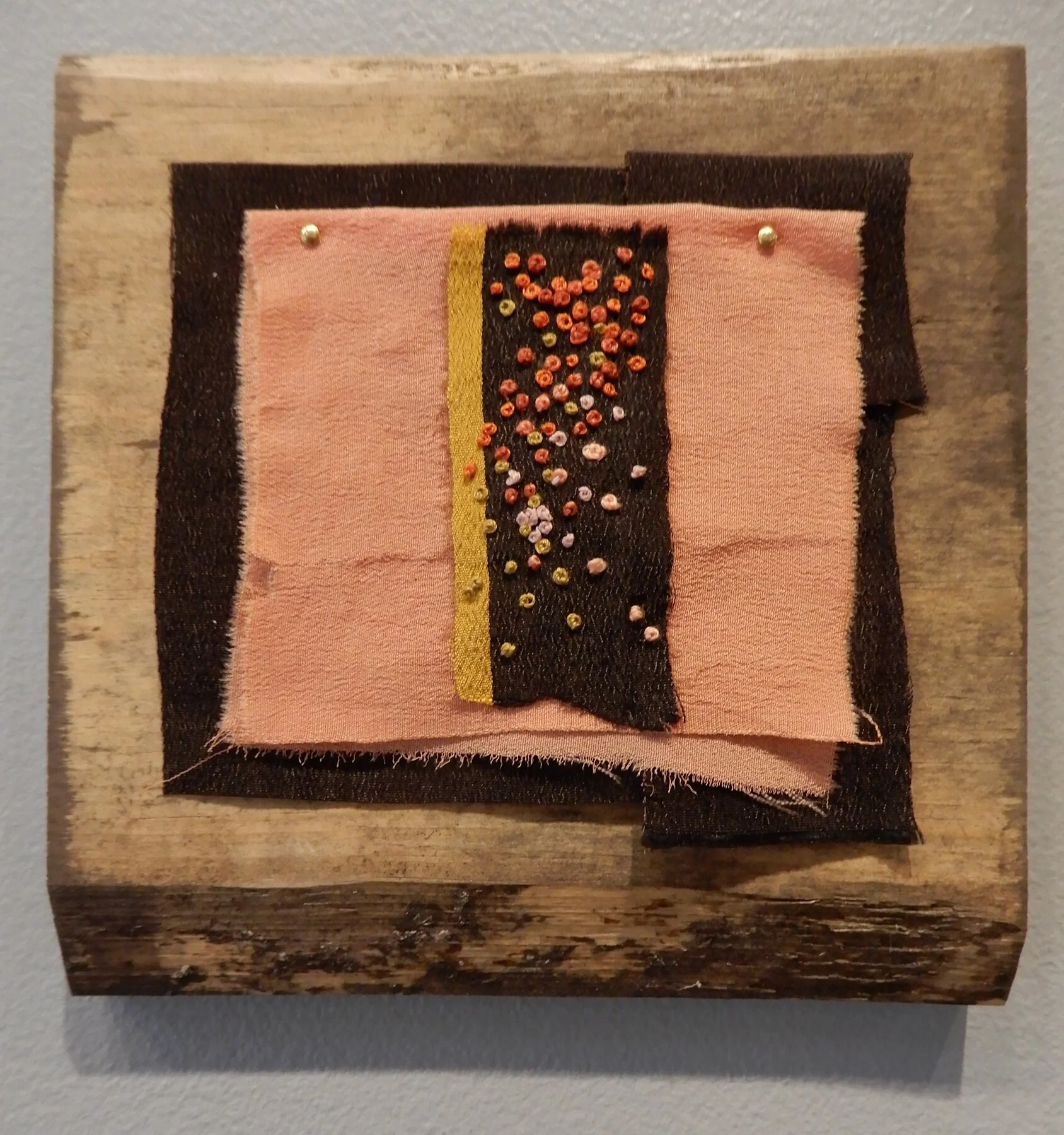 Kathleen Loomis : Flowered Sentinel