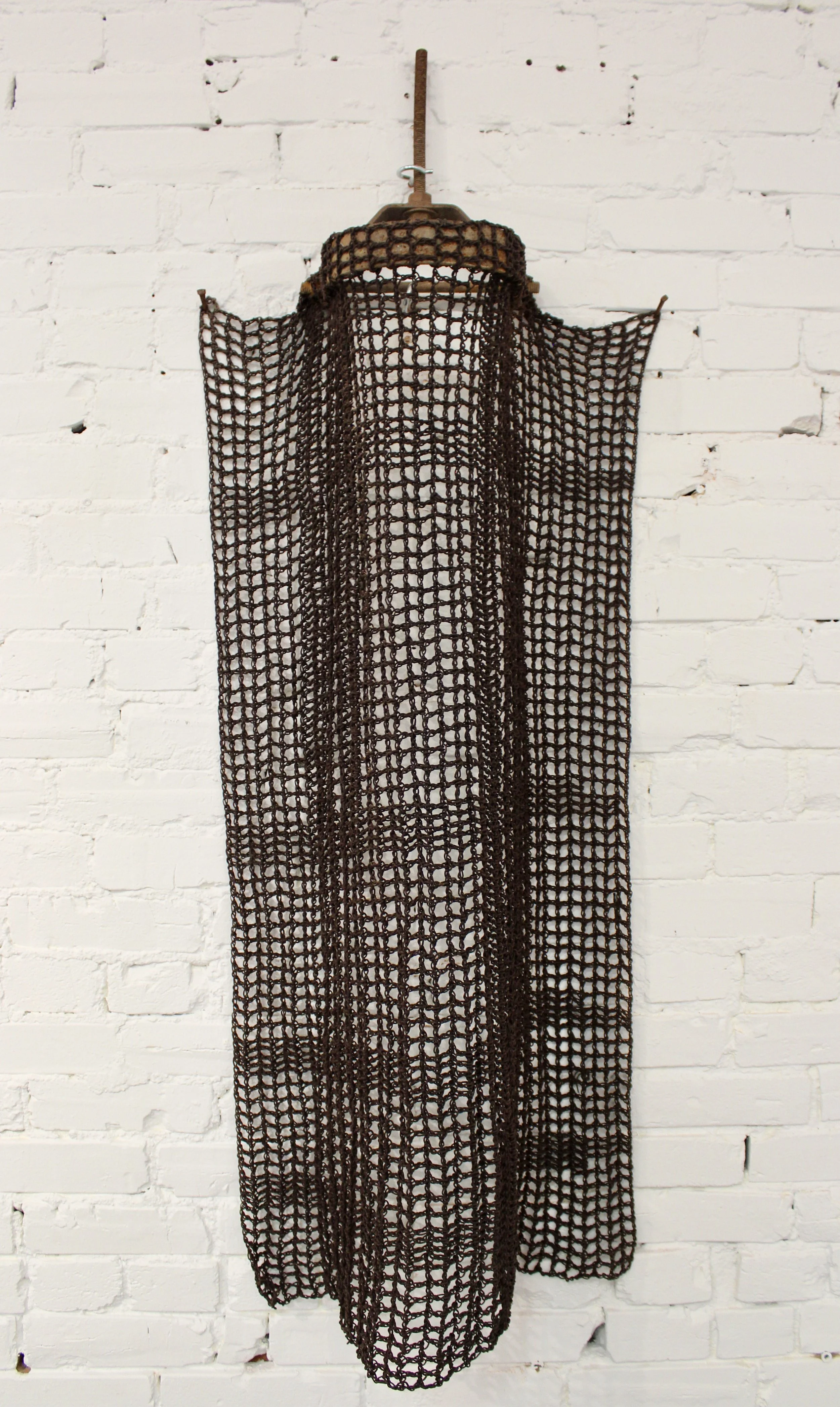 Bette Levy, Chain mail