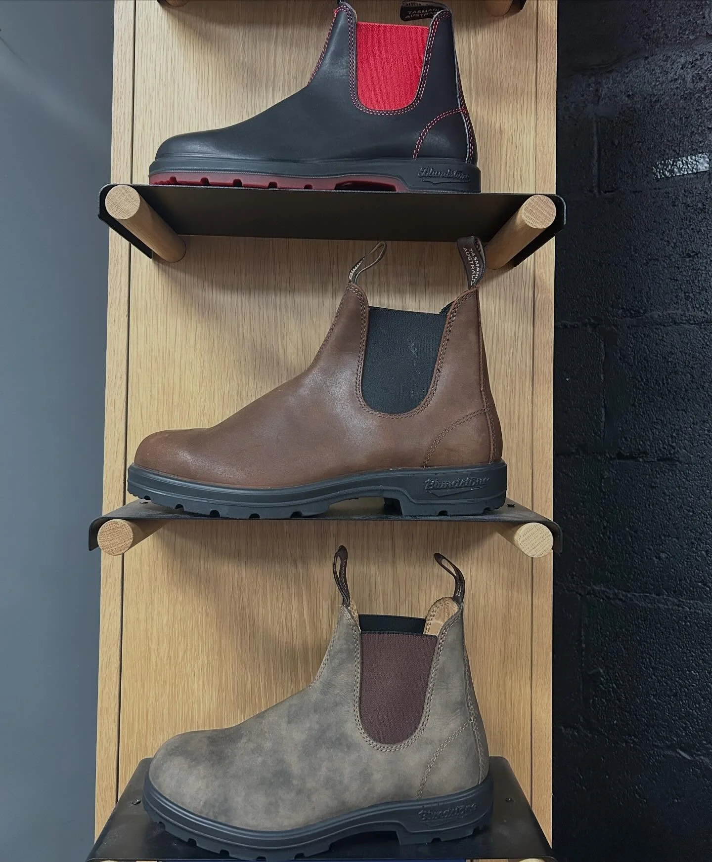 IT&rsquo;S BLUNDSTONE SEASON!! 

What color are you getting?