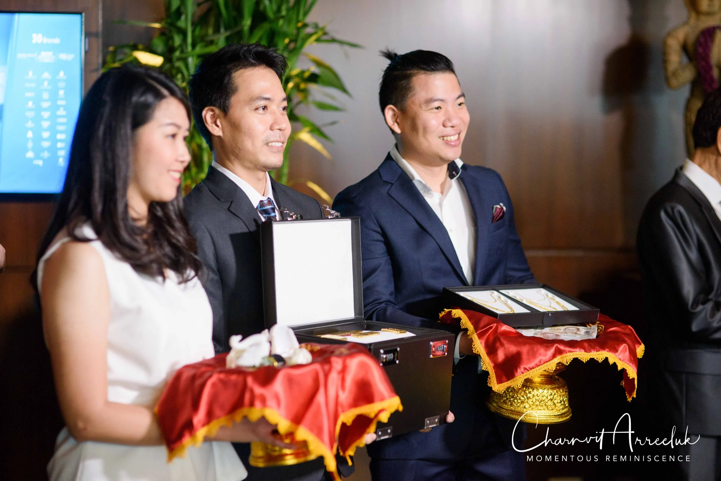 Gae Vit Engagement-69_Resize.jpg