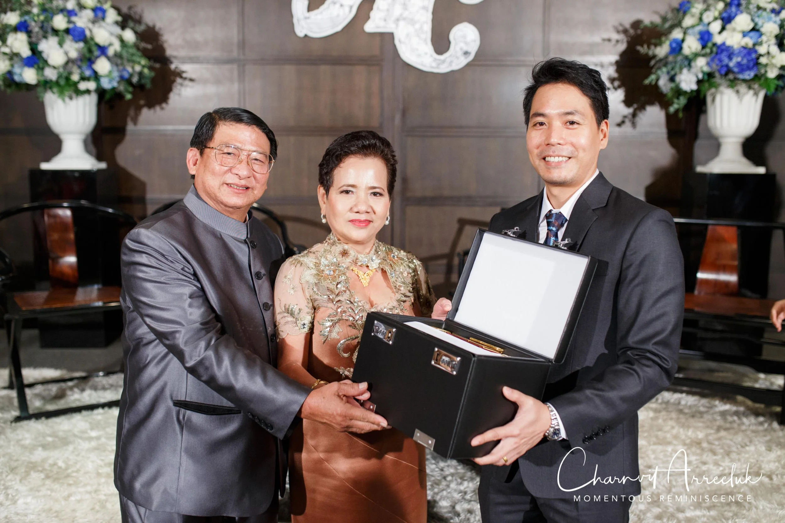 Gae Vit Engagement-262_Resize.jpg