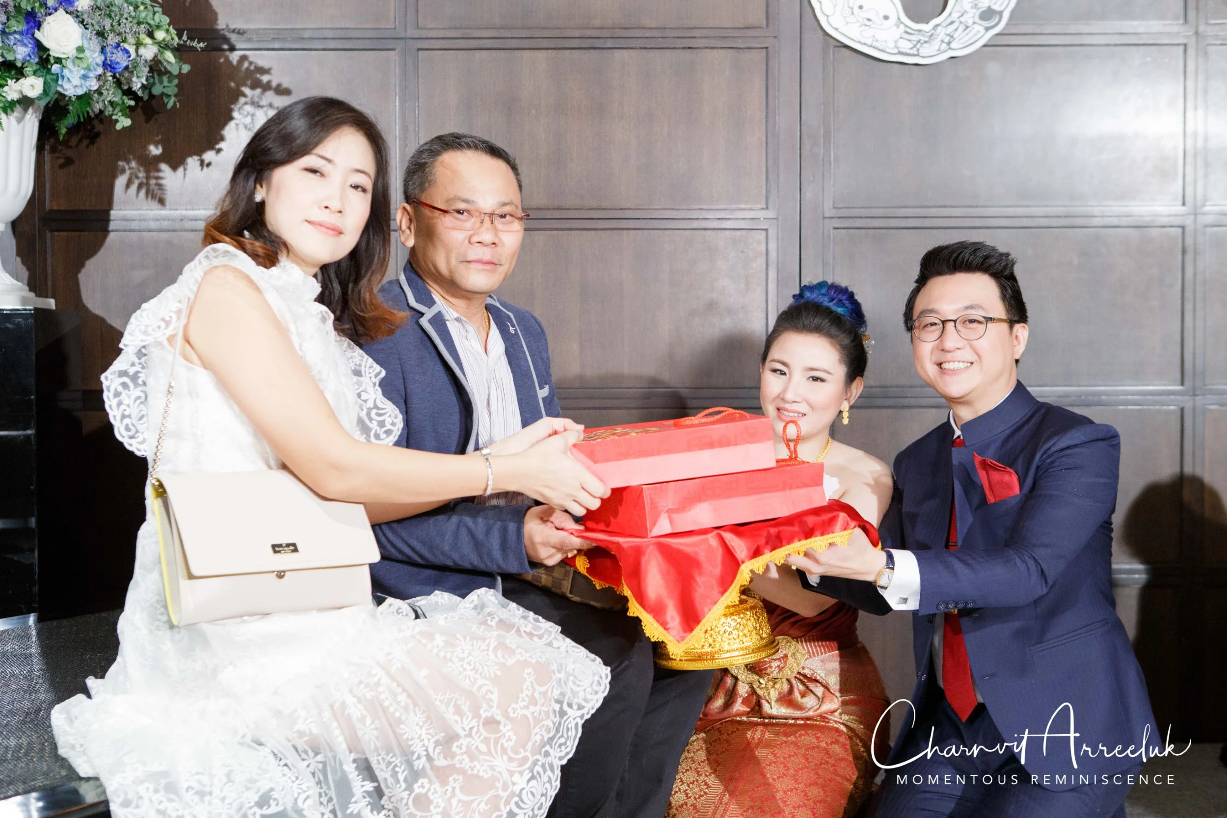 Gae Vit Engagement-735_Resize.jpg