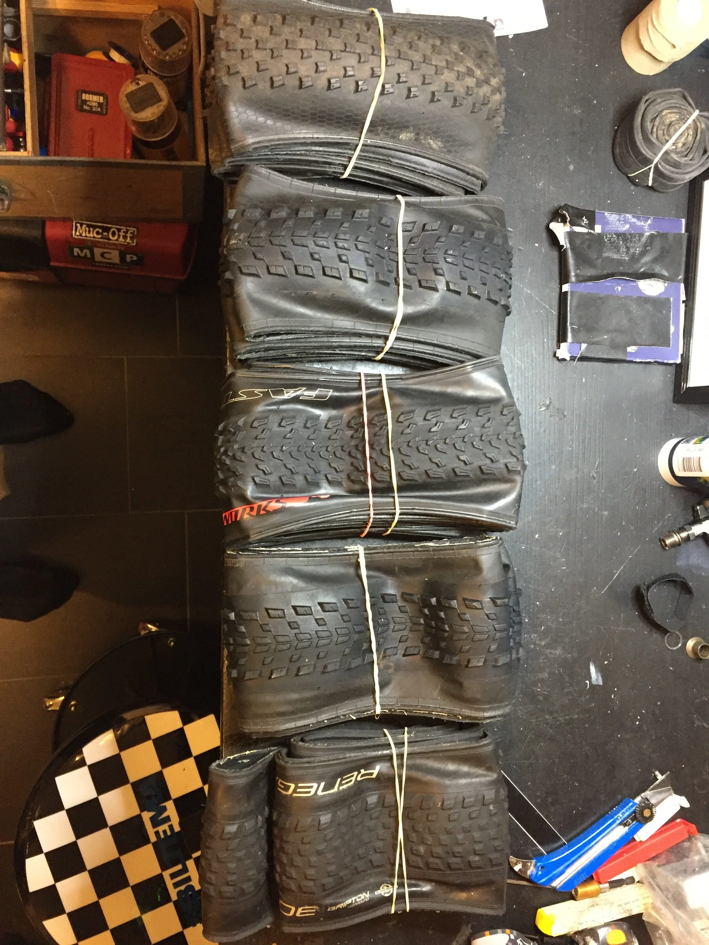 Private Sale div däck 29" 50 kr / st 