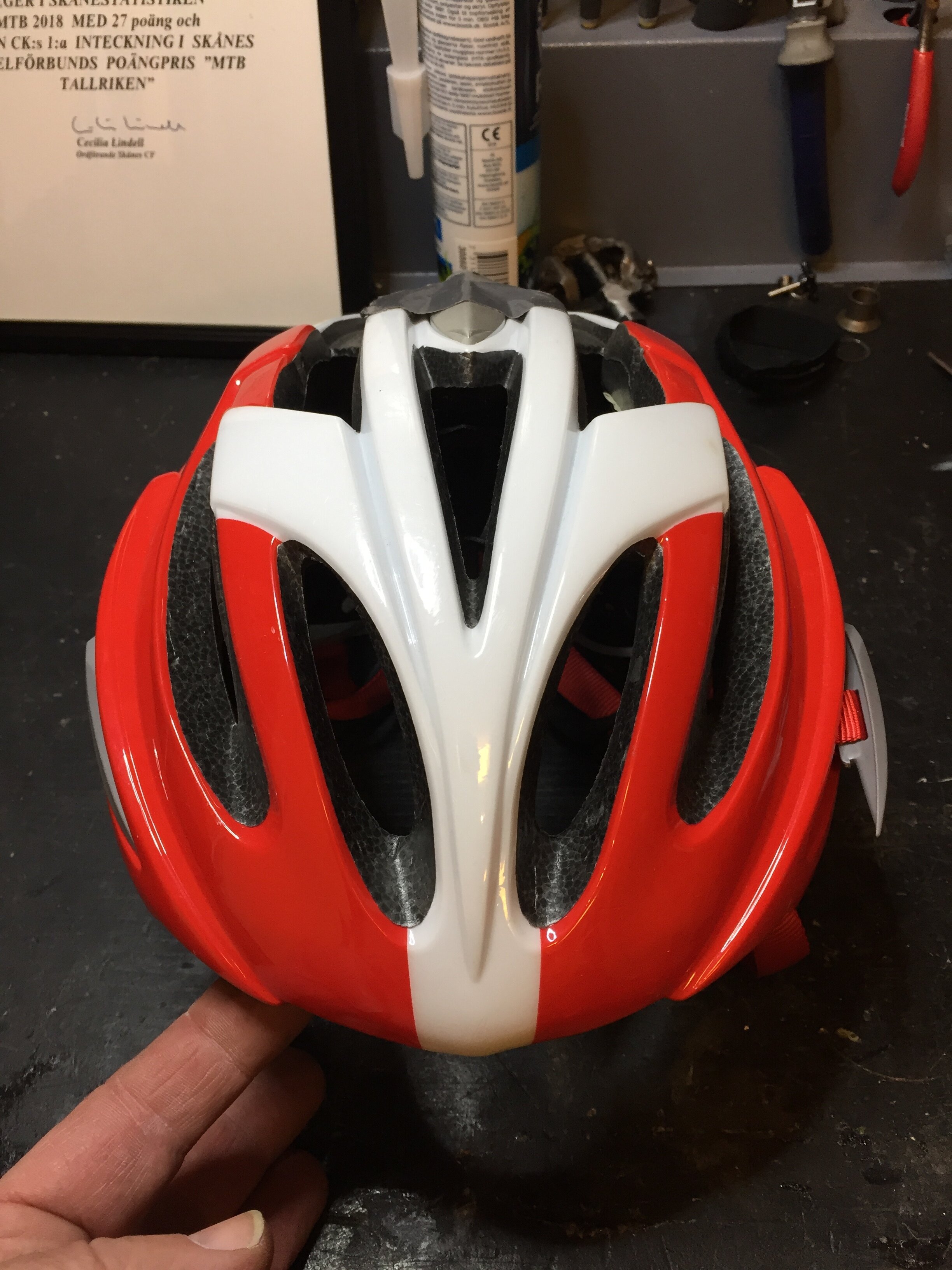 Private Sale, hjälm Lazer neon , 54-61   100 kr 