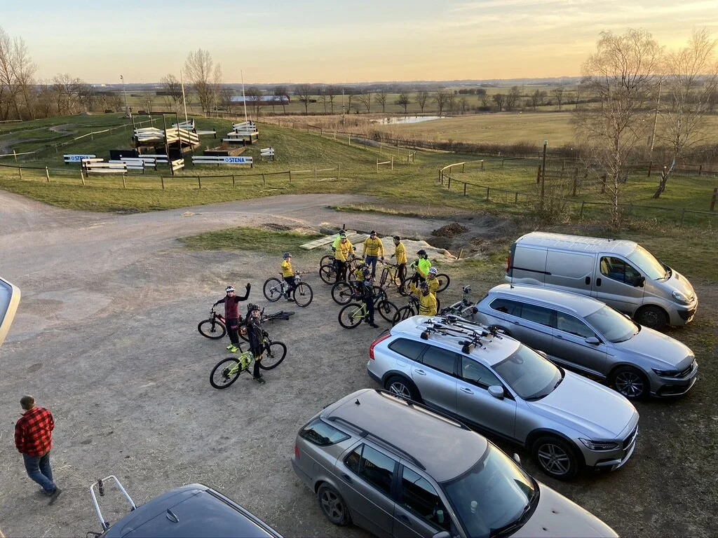 Är klart ——Måla Rockfront lokal