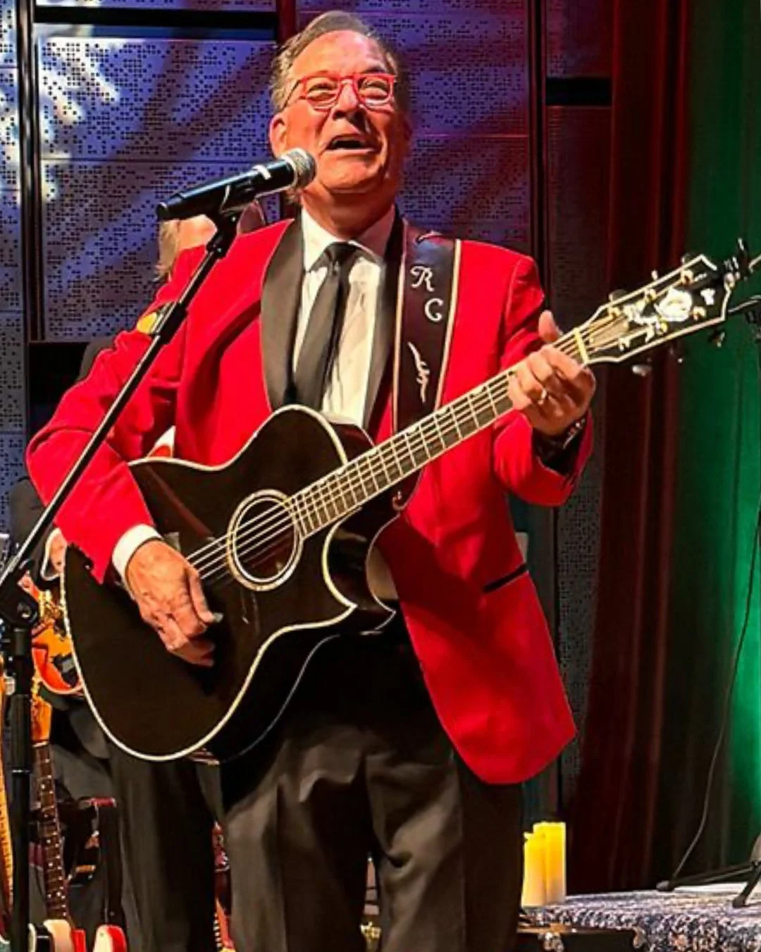 The holidays just got a whole lot brighter! ✨⁠
⁠
Longtime YOSA friend, @rickcavender, is spreading the glow of Christmas cheer in the best way! By donating proceeds from his annual holiday concert to support YOSA musicians.⁠
⁠
Attend &ldquo;Rick Cave