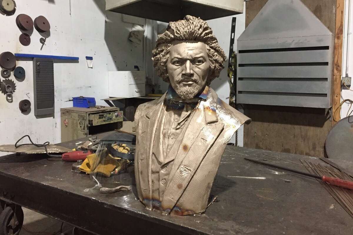 16 Bust34.jpg