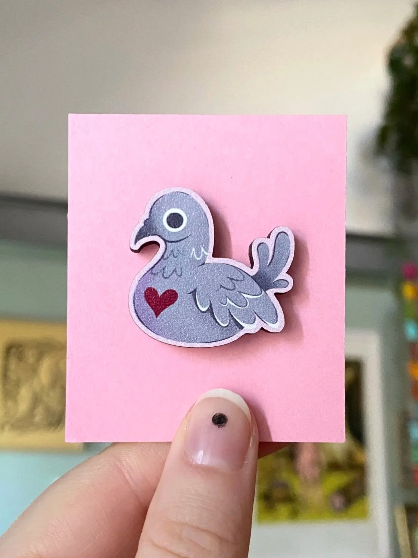 Pin’s en bois - Coeur de pigeon