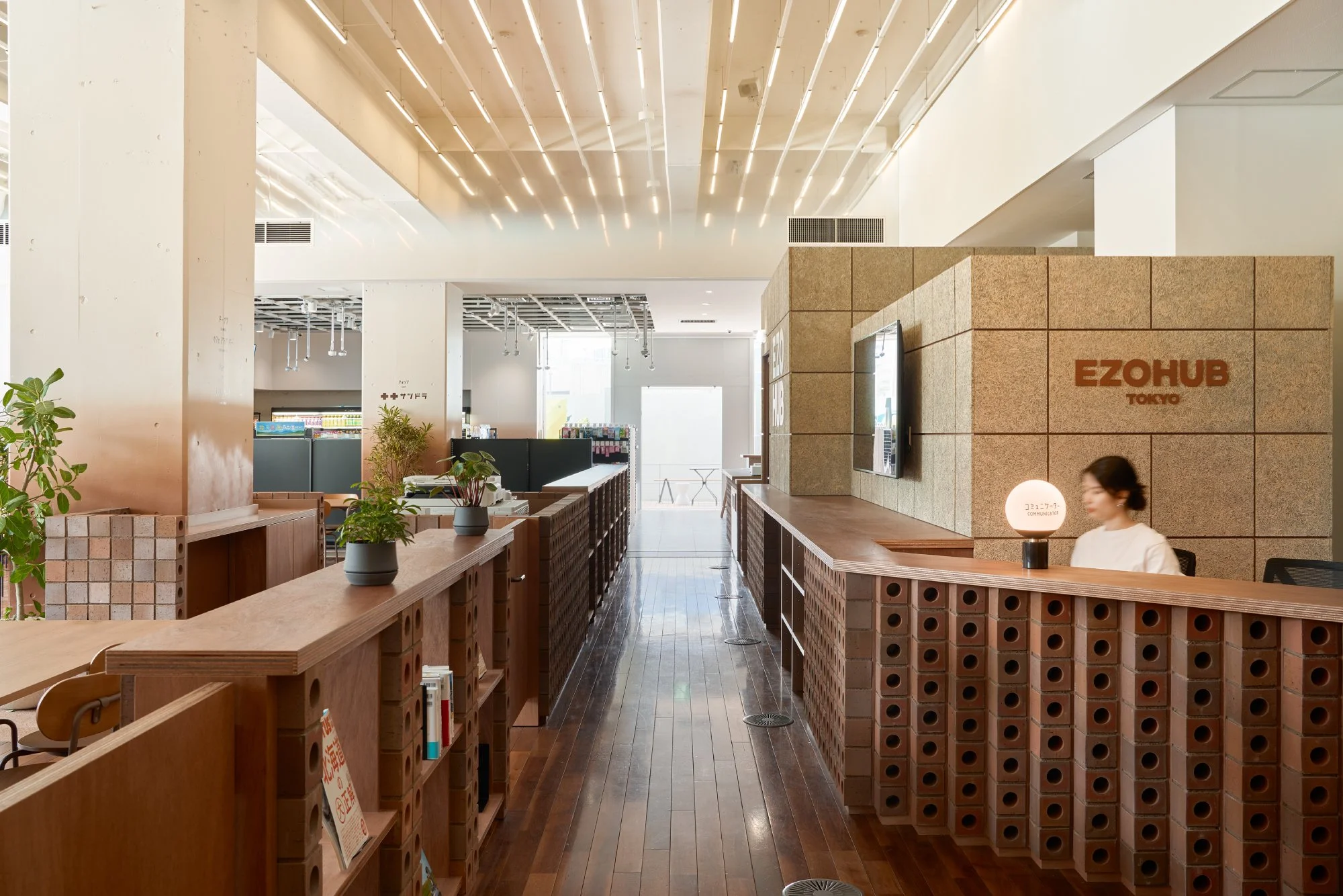 EZOHUB-TOKYO_02.jpg