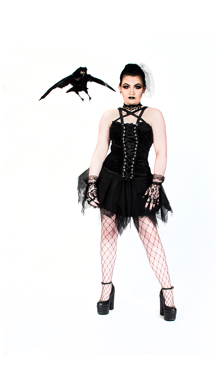 Gothic-Couture-fashion-show-portraits_0000s_0003_girl1_11.png