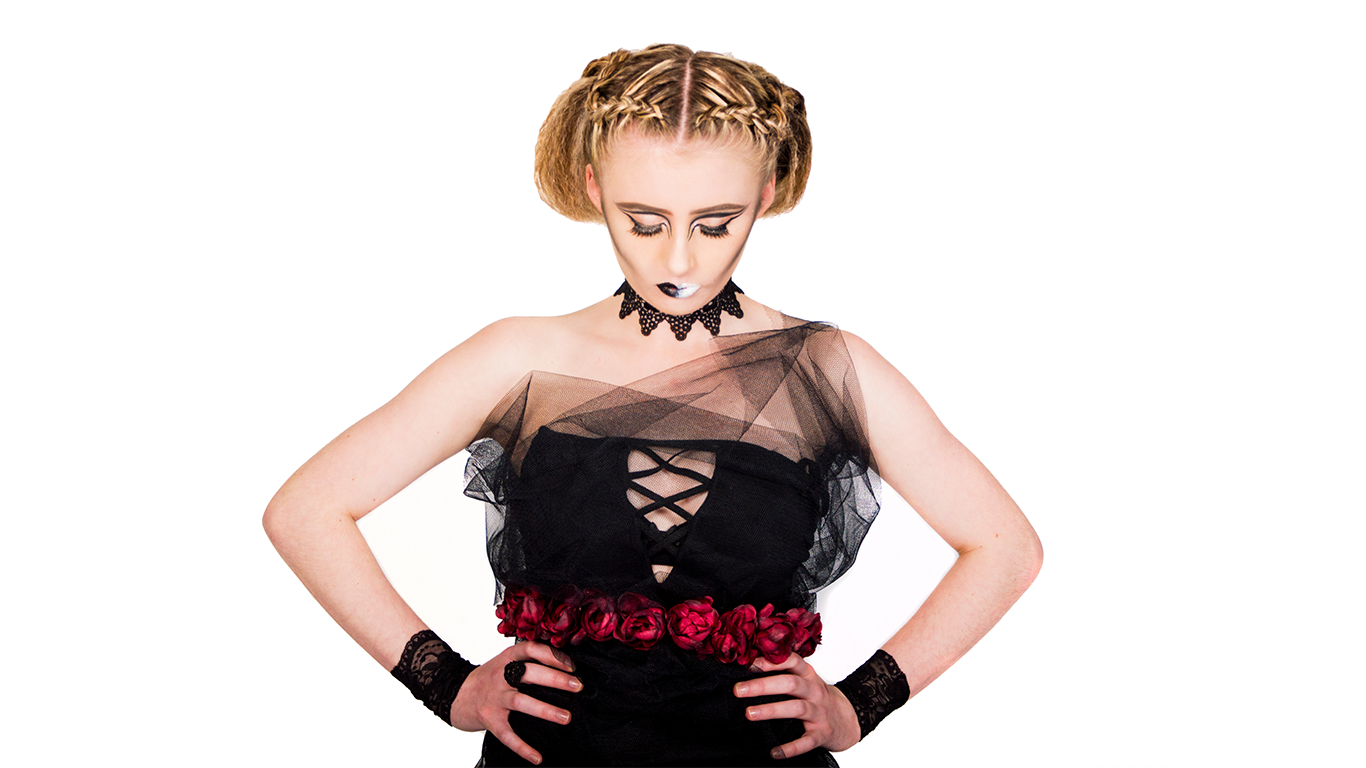 Cothic-Couture-Fashion-Show_0000s_0004_Girl_1.png