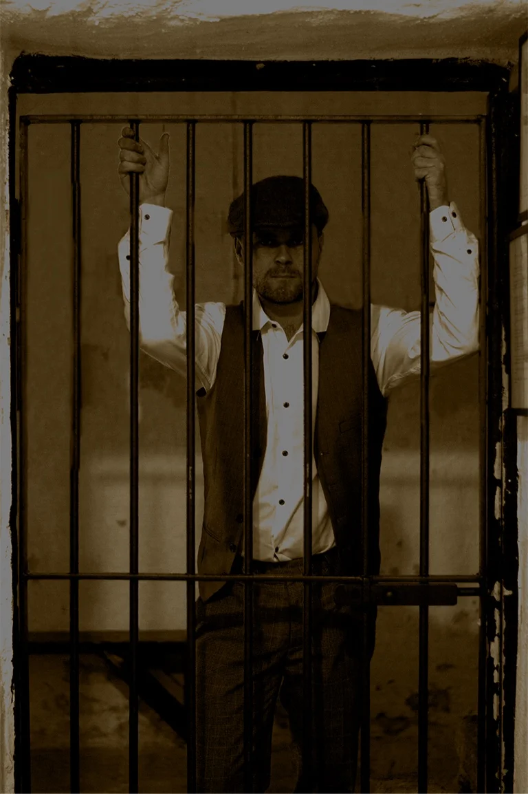 1920s-annata_0000s_0003_John_8.png