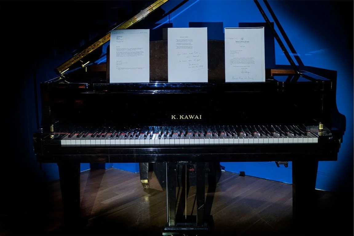 Exhibition_0000s_0014_HUme_web_0001_piano+copy.jpg