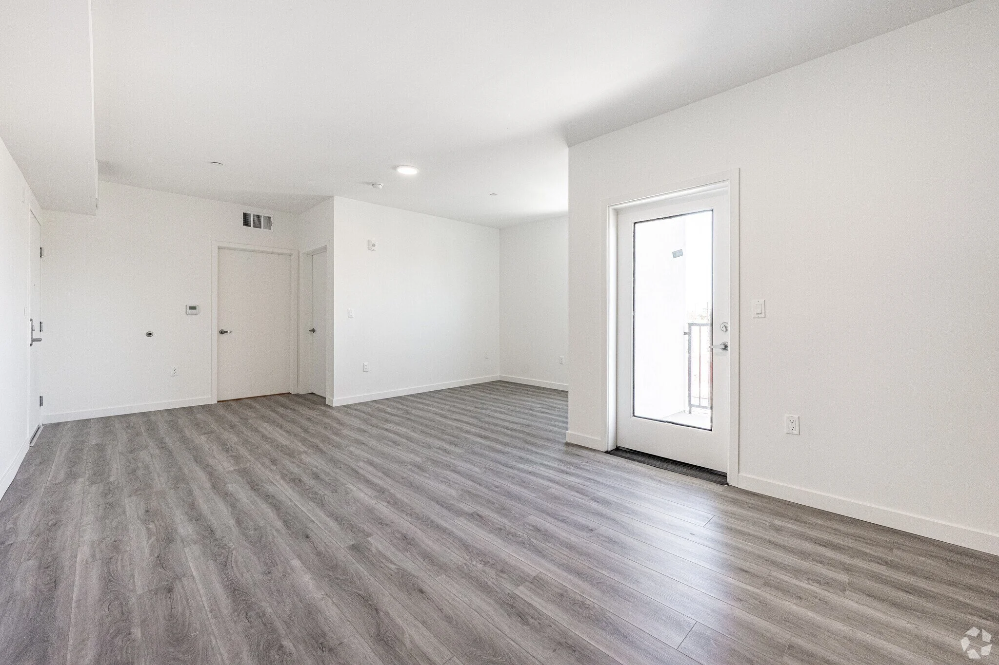 300 W 60th St 26.jpg