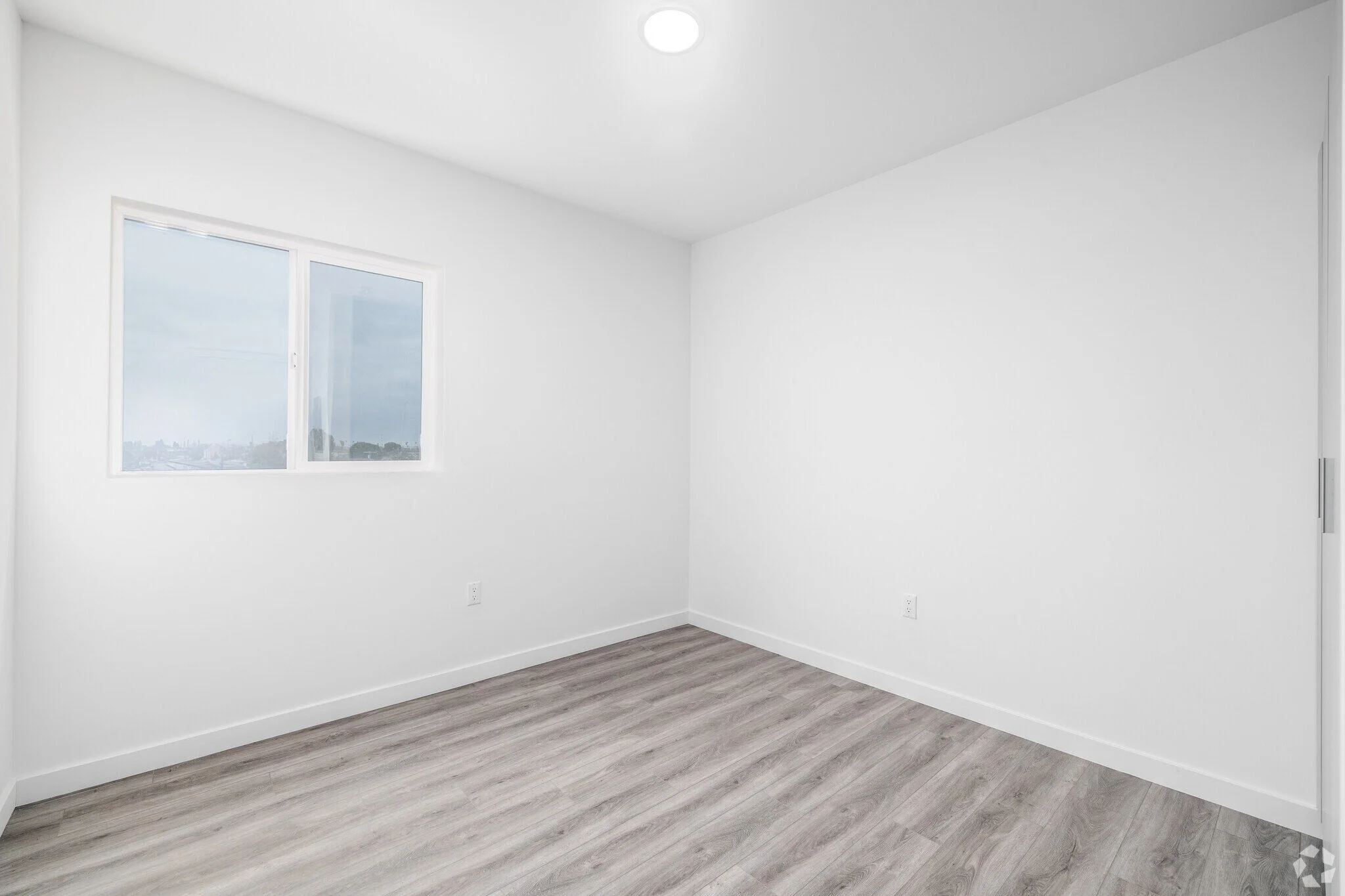 300 W 60th St 7.jpg