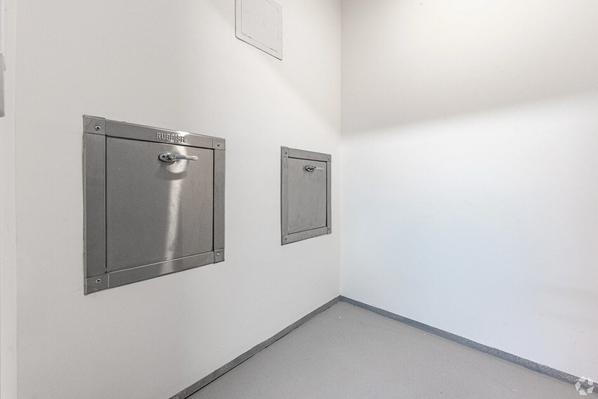 _300 W 60th St 23.jpg