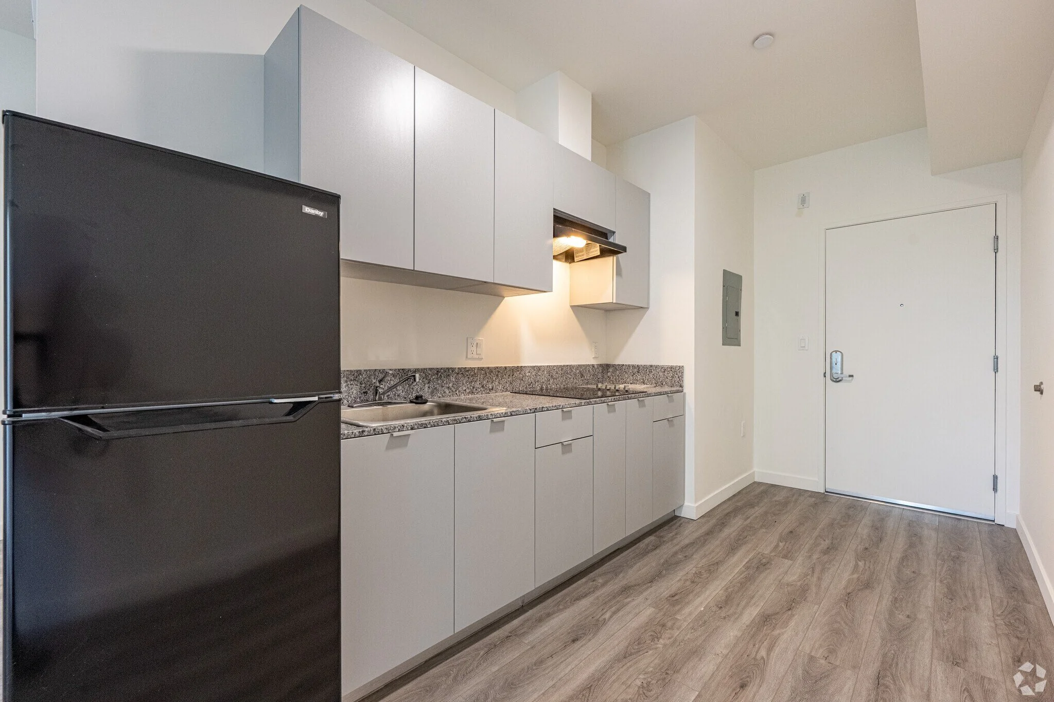 300 W 60th St 34.jpg