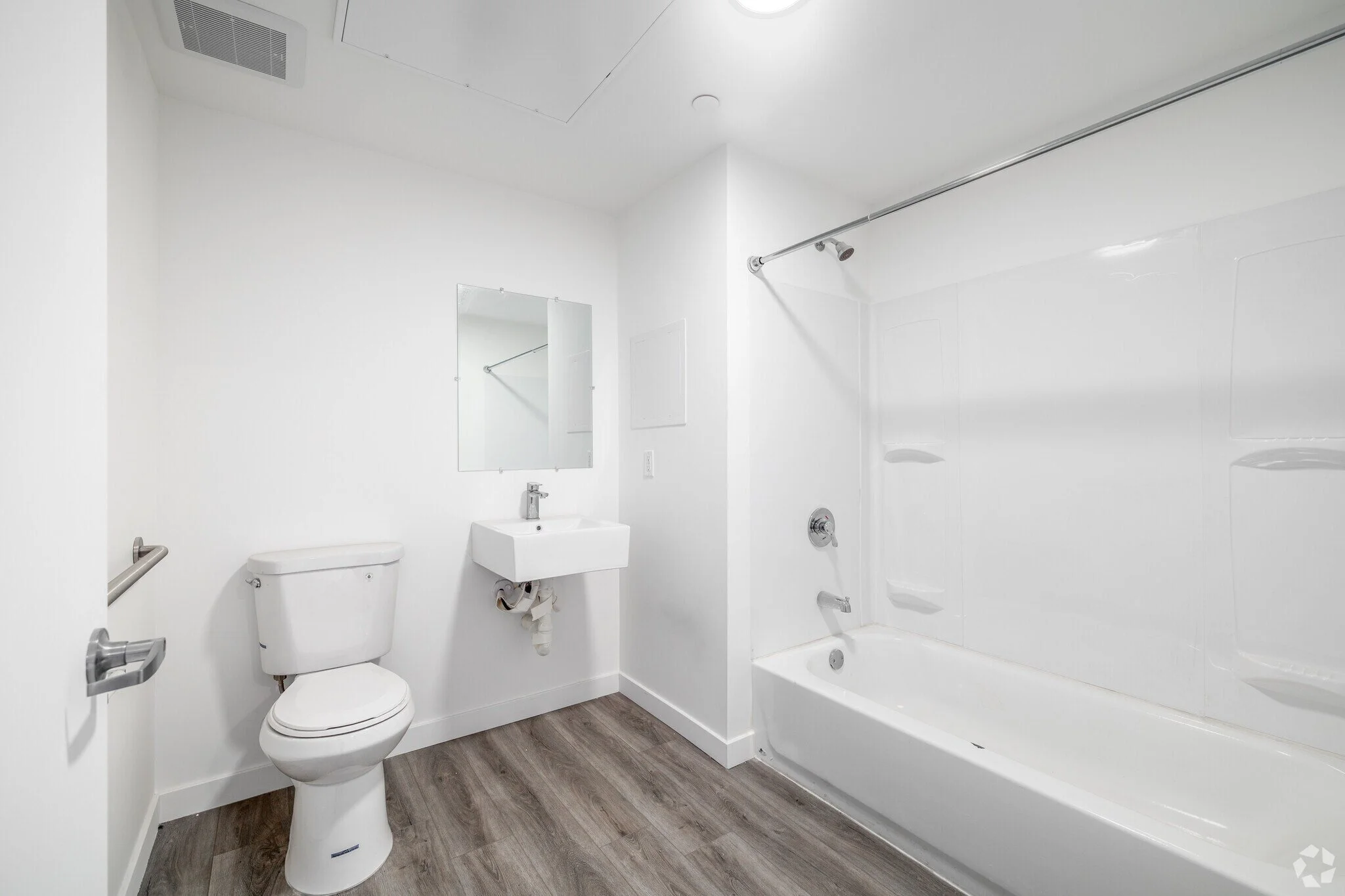 300 W 60th St 16.jpg