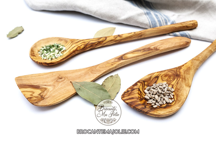 Set of 3 olive wood utensils & Provence herbs