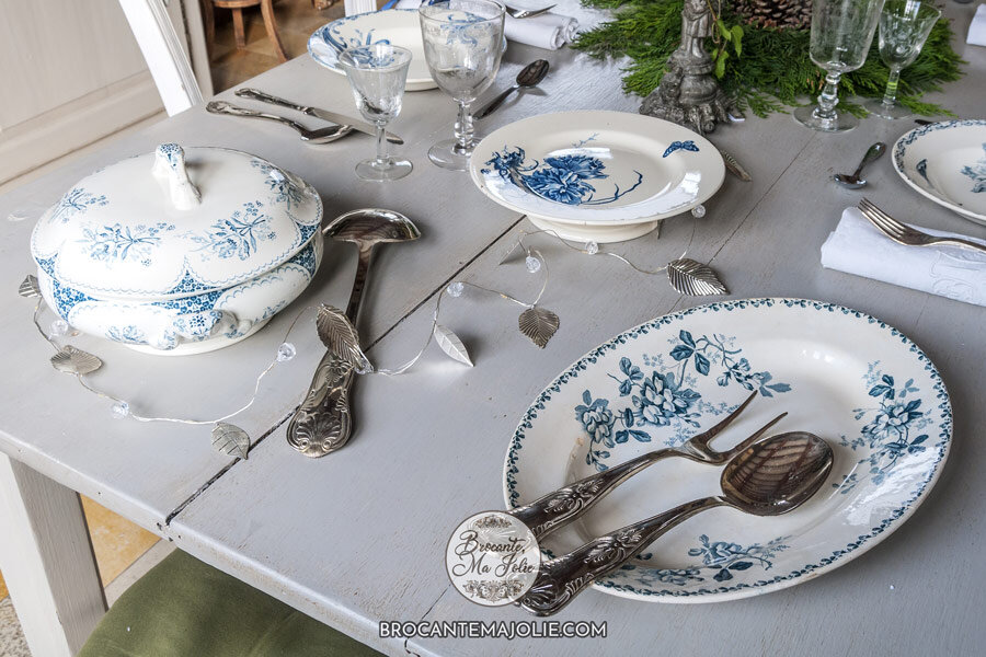 french country christmas table setting