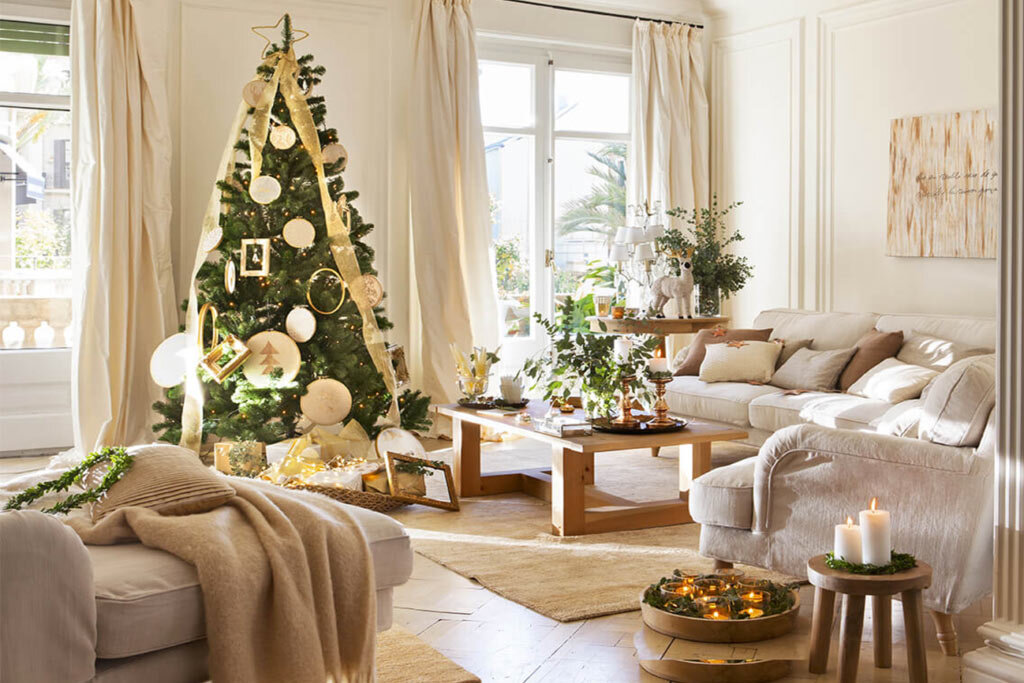 chic-gold-christmas-living-room.jpg