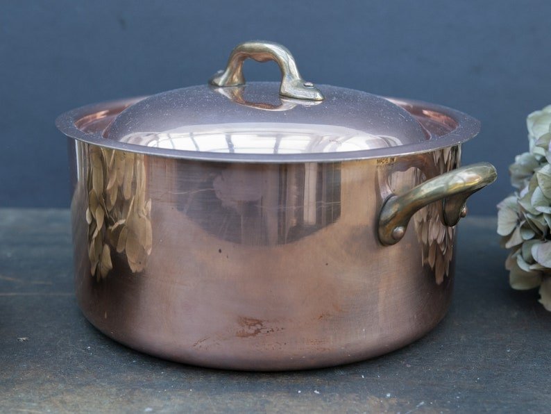 Vintage French tin lined copper pot