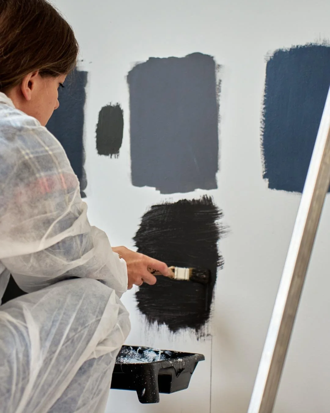 Winter light hits differently!
Before painting an entire room, test your colors at different times of day to see how lighting changes them &mdash; especially during the darker months.❄️

#ForrestPaint #PaintTips #ColorTesting #TestSwatch #WinterPaint